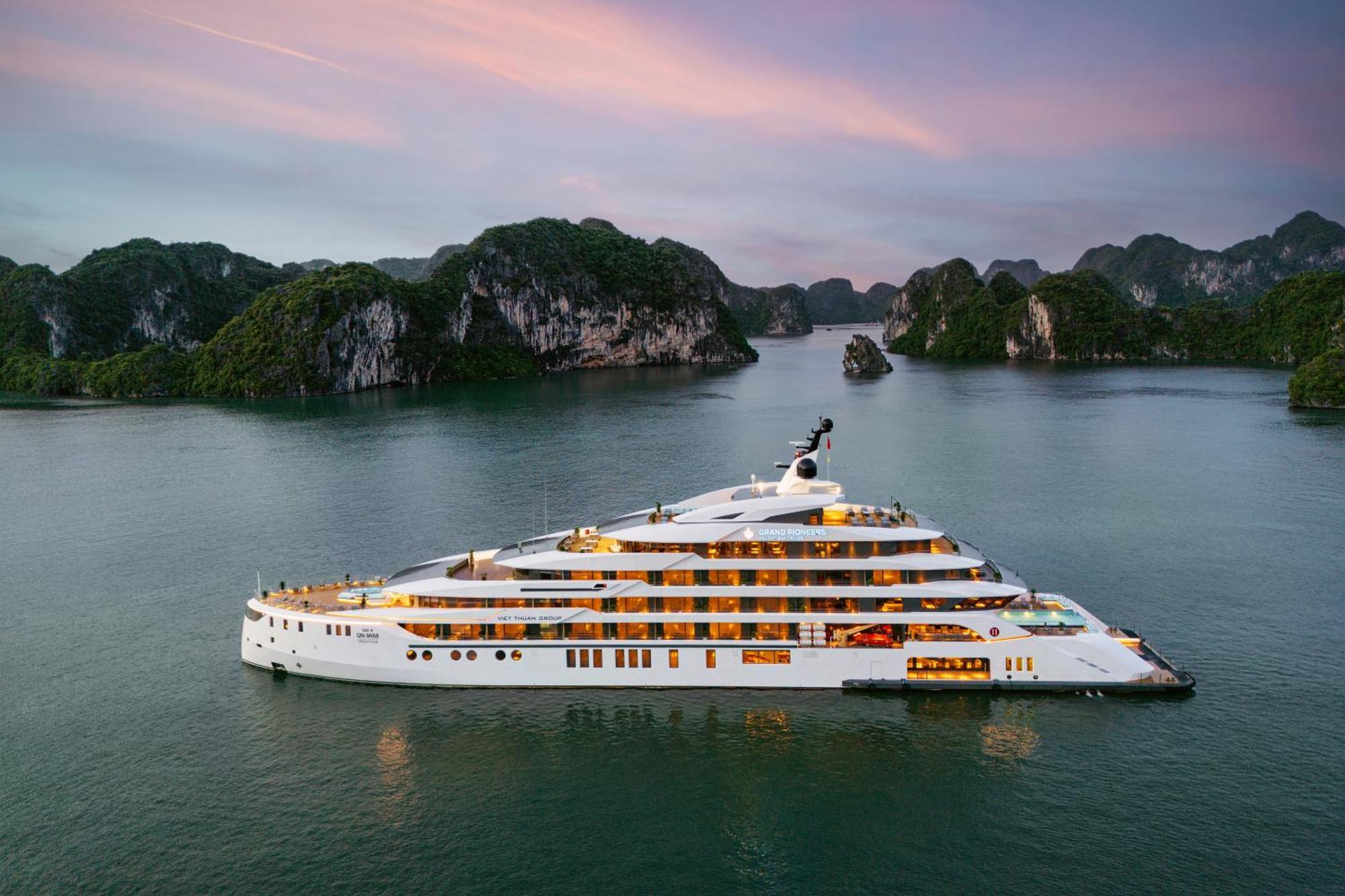 Hotel Grand Pioneers Halong Bay Cruise 1 Ha Long Zewnętrze zdjęcie